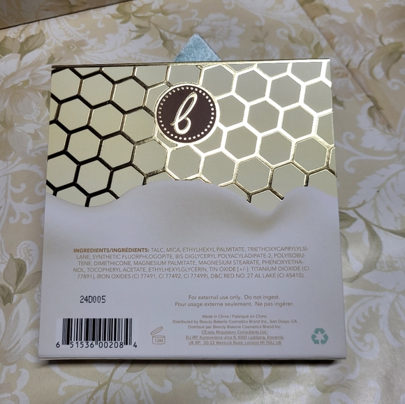 Beauty Bakerie Milk & Honey Highlighter Palette - Picture 3 of 10